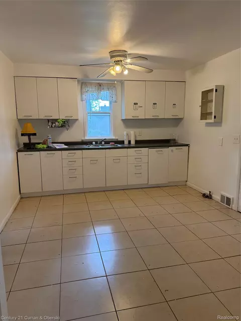 Kitchen - 8126 Pardee Rd, Taylor, MI 48180 photo 3 of 3
