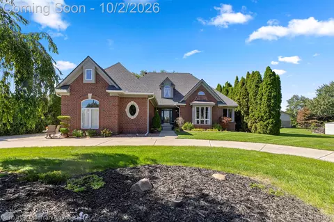 20175 Gill Rd, Livonia, MI 48152