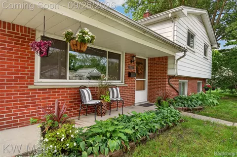 Exterior - 348 Evelyn Ave, Hazel Park, MI 48030 photo 2 of 7