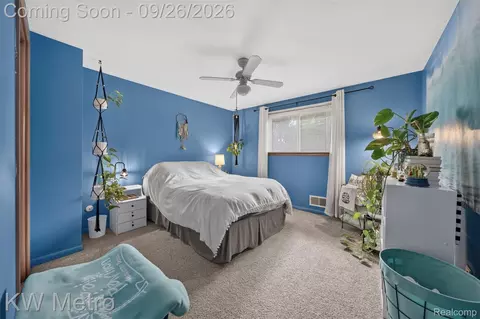 Bedroom - 348 Evelyn Ave, Hazel Park, MI 48030 photo 4 of 4