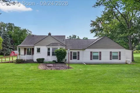 401 Lehigh Rd, Rochester Hills, MI 48307