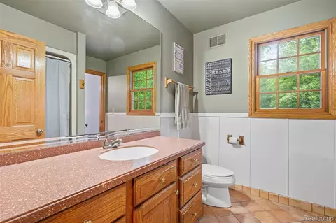 Bath - 5160 Vine St, St. Clair, MI 48079 photo 4 of 6