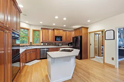Kitchen - 5160 Vine St, St. Clair, MI 48079 photo 2 of 4