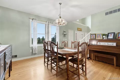 Dining - 5160 Vine St, St. Clair, MI 48079 photo 2 of 2