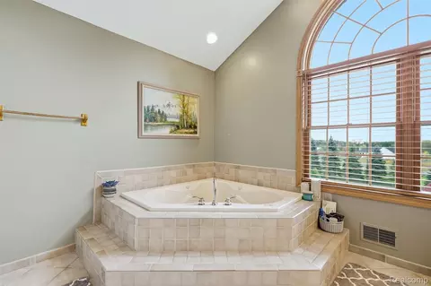 Bath - 5160 Vine St, St. Clair, MI 48079 photo 3 of 6