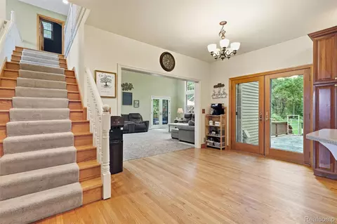 Entry Way - 5160 Vine St, St. Clair, MI 48079 photo 3 of 4