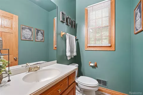 Bath - 5160 Vine St, St. Clair, MI 48079 photo 1 of 6