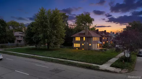 1756 Longfellow St, Detroit, MI 48206