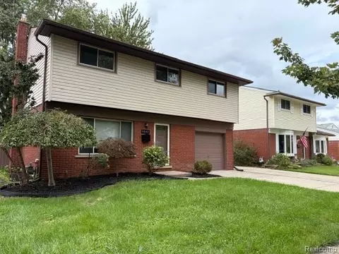 Exterior - 9840 William St, Taylor, MI 48180 photo 3 of 6
