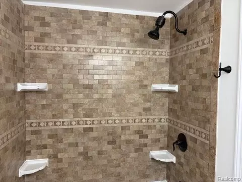 Bath - 9840 William St, Taylor, MI 48180 photo 3 of 4