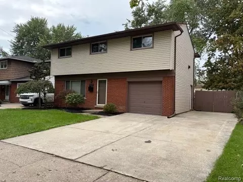 Exterior - 9840 William St, Taylor, MI 48180 photo 2 of 6