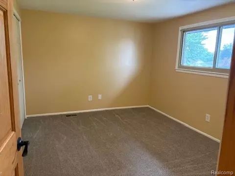 Bedroom - 9840 William St, Taylor, MI 48180 photo 3 of 6