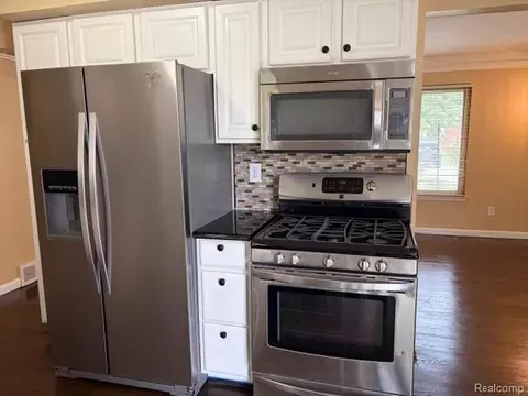 Kitchen - 9840 William St, Taylor, MI 48180 photo 5 of 5