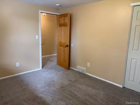 Bedroom - 9840 William St, Taylor, MI 48180 photo 4 of 6