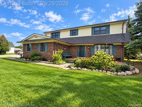 30633 Fort Rd, Brownstown, MI 48173