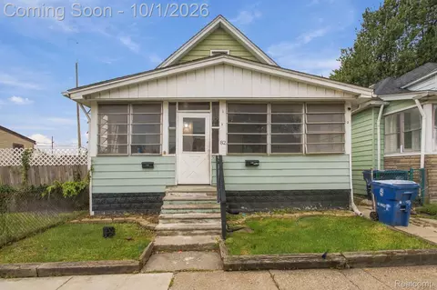 82 Forest St, River Rouge, MI 48218