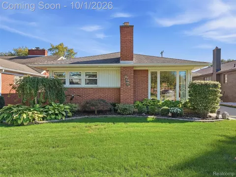 22406 Alexander St, Saint Clair Shores, MI 48081