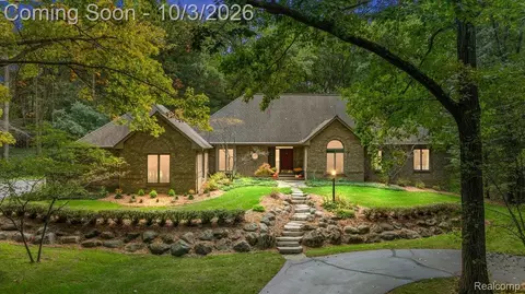 7529 Bitterbush, Independence, MI 48348