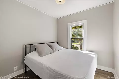 Bedroom - 595 E Drayton St, Ferndale, MI 48220 photo 1 of 2
