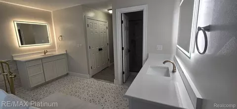 Bath - 7035 Winters Ct, Dexter, MI 48130 photo 2 of 8