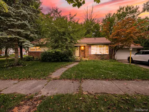 794 Patterson Ct, Inkster, MI 48141