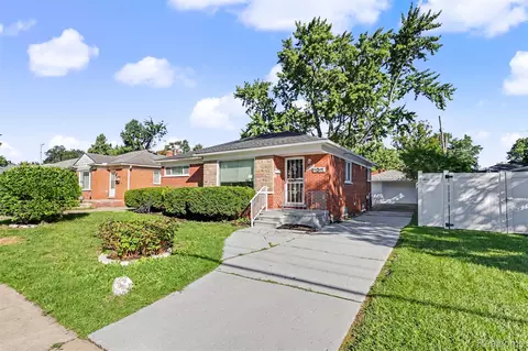24936 Elmira, Redford, MI 48239