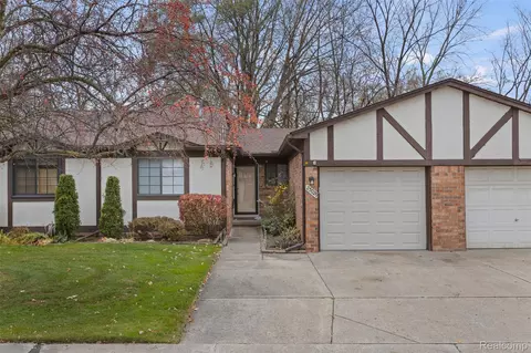 25029 Joanne Smith Dr, Warren, MI 48091