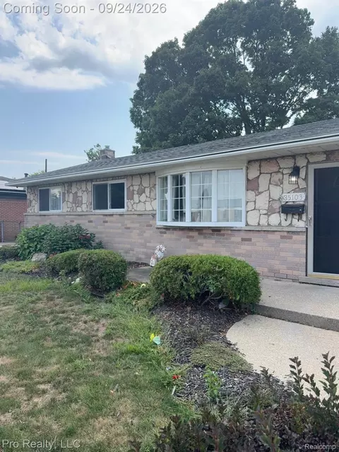 35103 Bayview St, Westland, MI 48186
