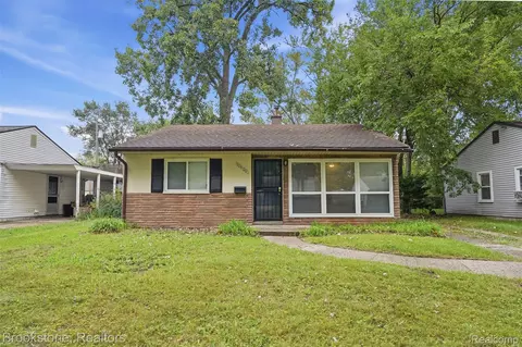 10400 Saratoga St, Oak Park, MI 48237