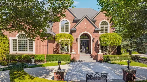 15868 Merion Ct, Northville, MI 48168