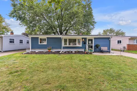 1536 S Carlson St, Westland, MI 48186