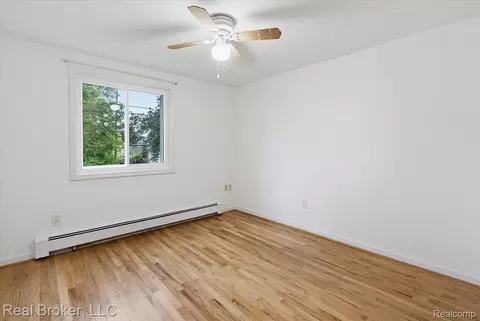 Bedroom - 8320 Hillpoint Dr, Brighton, MI 48116 photo 2 of 5