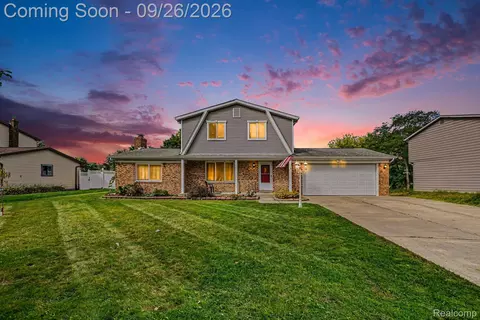 6101 Barker Dr, Waterford, MI 48329