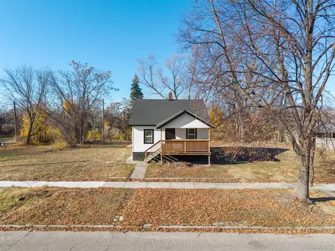 19143 Keating St, Highland Park, MI 48203