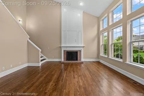 Living - 49385 Central Park E, Shelby Township, MI 48317 photo 3 of 3