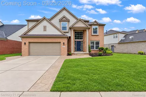 Exterior - 49385 Central Park E, Shelby Township, MI 48317 photo 2 of 6