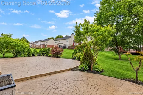 Exterior - 49385 Central Park E, Shelby Township, MI 48317 photo 6 of 6