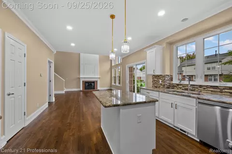 Kitchen - 49385 Central Park E, Shelby Township, MI 48317 photo 1 of 3