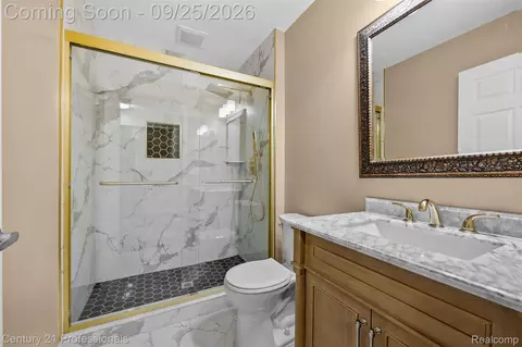 Bath - 49385 Central Park E, Shelby Township, MI 48317 photo 3 of 3
