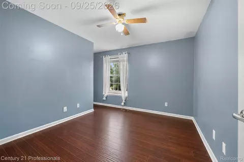 Bedroom - 49385 Central Park E, Shelby Township, MI 48317 photo 2 of 2