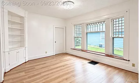 Living - 180 E Pearl, Coldwater, MI 49036 photo 2 of 2