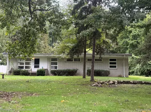 18171 Lathers St, Livonia, MI 48152