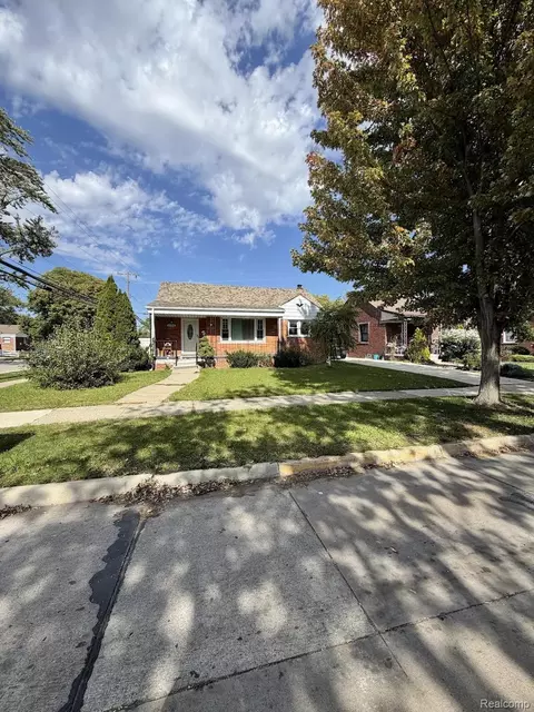 1598 Emmons Blvd, Lincoln Park, MI 48146
