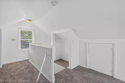Entry Way - 19064 Toepfer Dr, Eastpointe, MI 48021 photo 2 of 3