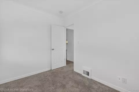 Bedroom - 19064 Toepfer Dr, Eastpointe, MI 48021 photo 4 of 6