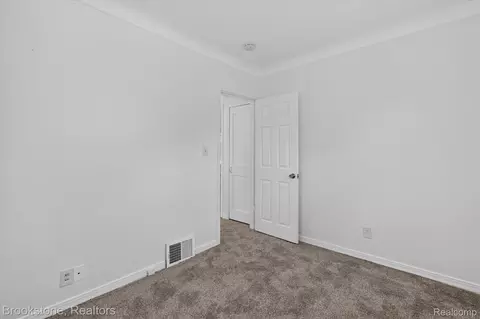 Bedroom - 19064 Toepfer Dr, Eastpointe, MI 48021 photo 6 of 6