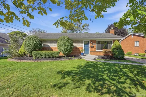 14833 Fairfield St, Livonia, MI 48154