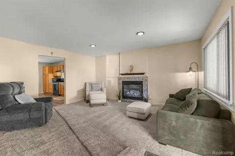 Living - 7841 Monroe Blvd, Taylor, MI 48180 photo 1 of 6