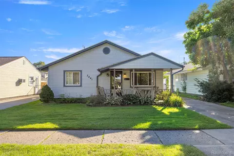 Exterior - 7841 Monroe Blvd, Taylor, MI 48180 photo 2 of 7