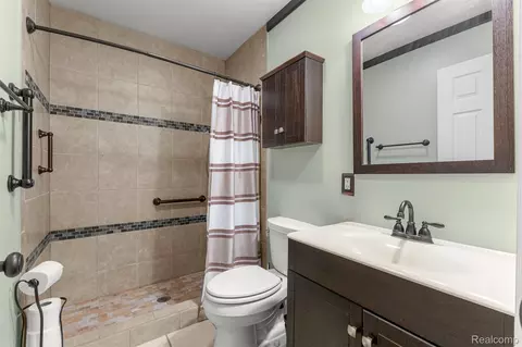 Bath - 7841 Monroe Blvd, Taylor, MI 48180 photo 1 of 2